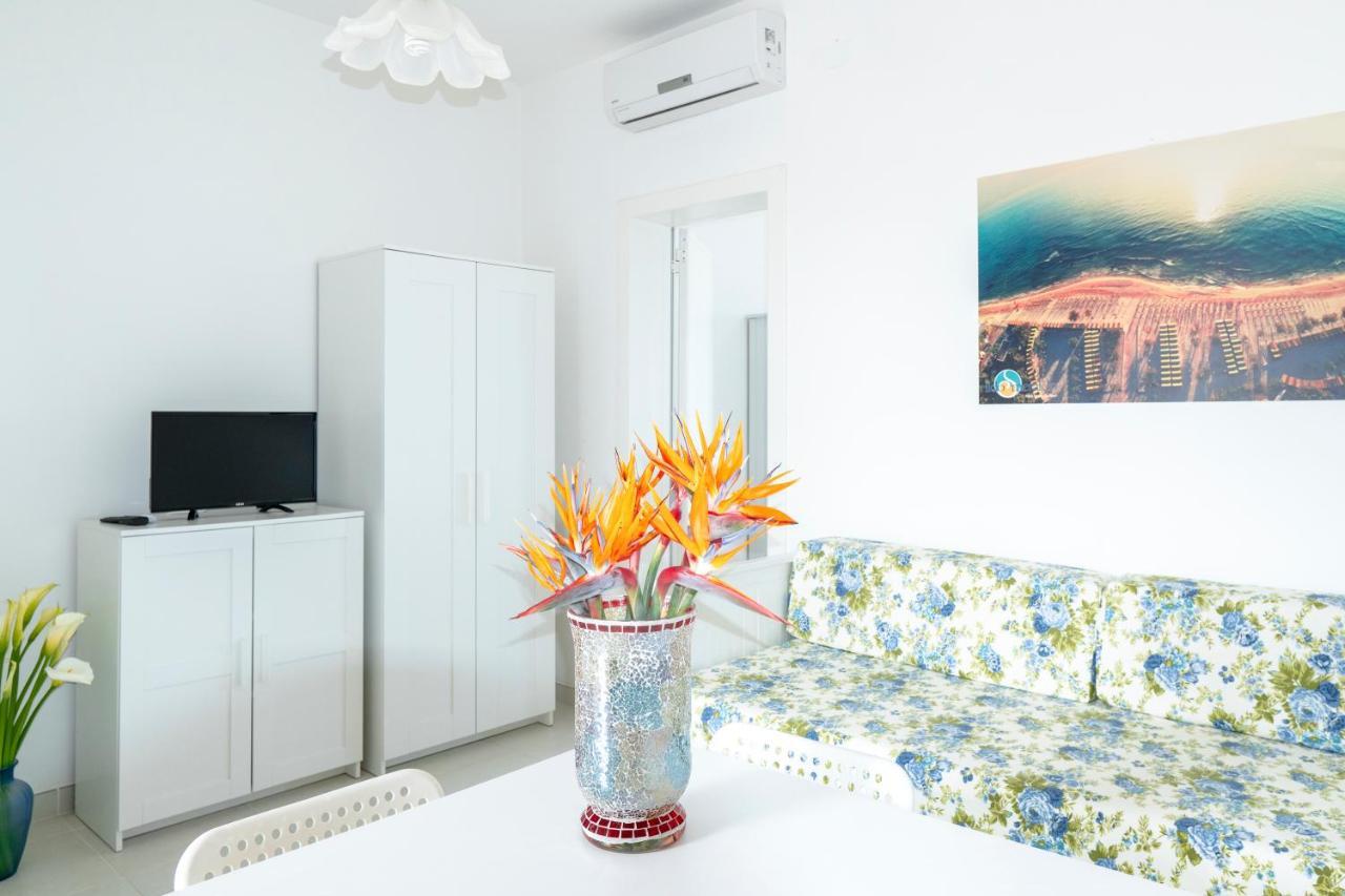 Centro Vacanze Lido Smeraldo Frigole Ngoại thất bức ảnh