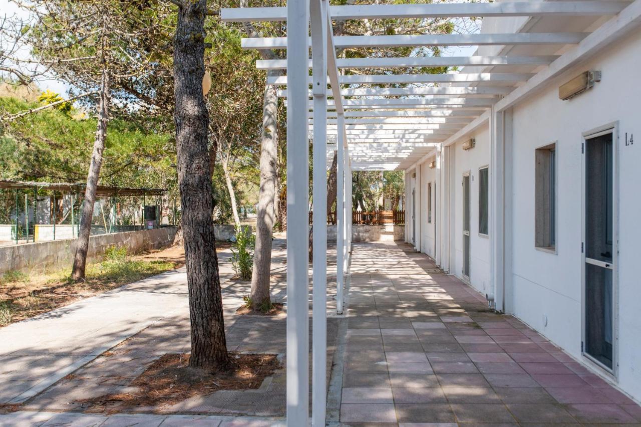 Centro Vacanze Lido Smeraldo Frigole Ngoại thất bức ảnh
