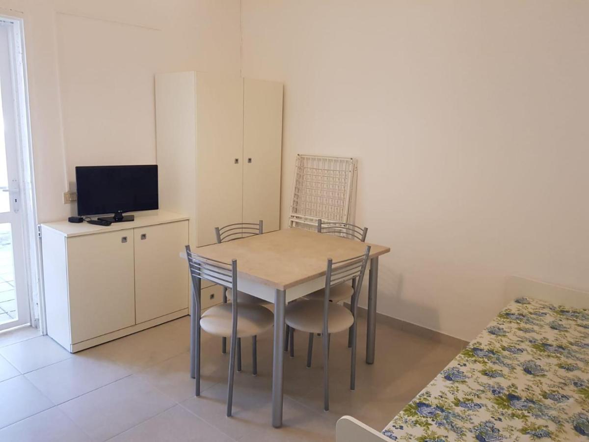 Centro Vacanze Lido Smeraldo Frigole Ngoại thất bức ảnh